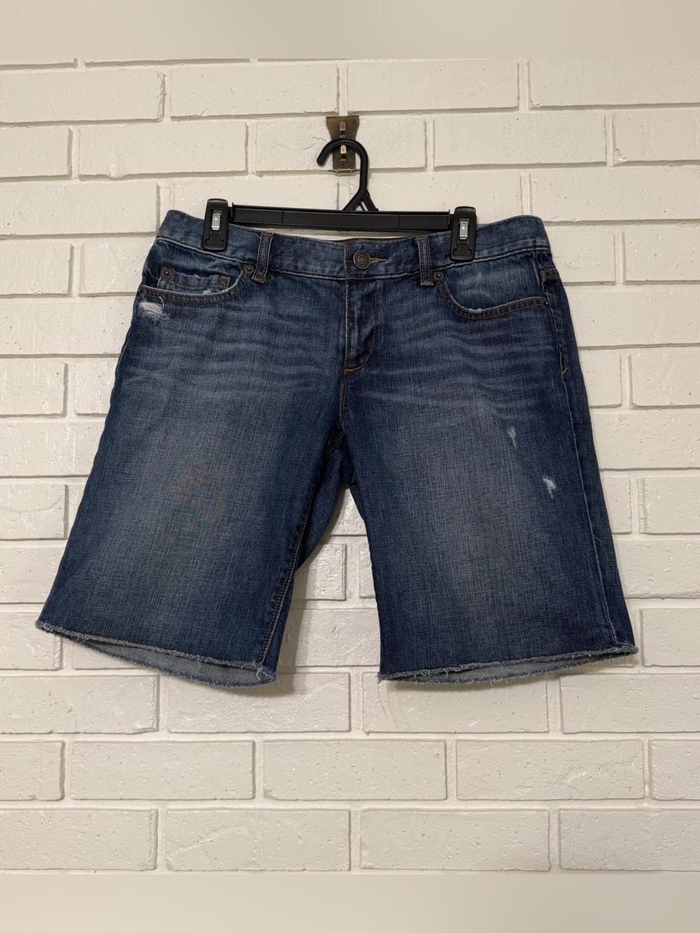 LOFT Raw Hem Denim Bermuda Shorts
Estimated Size 10